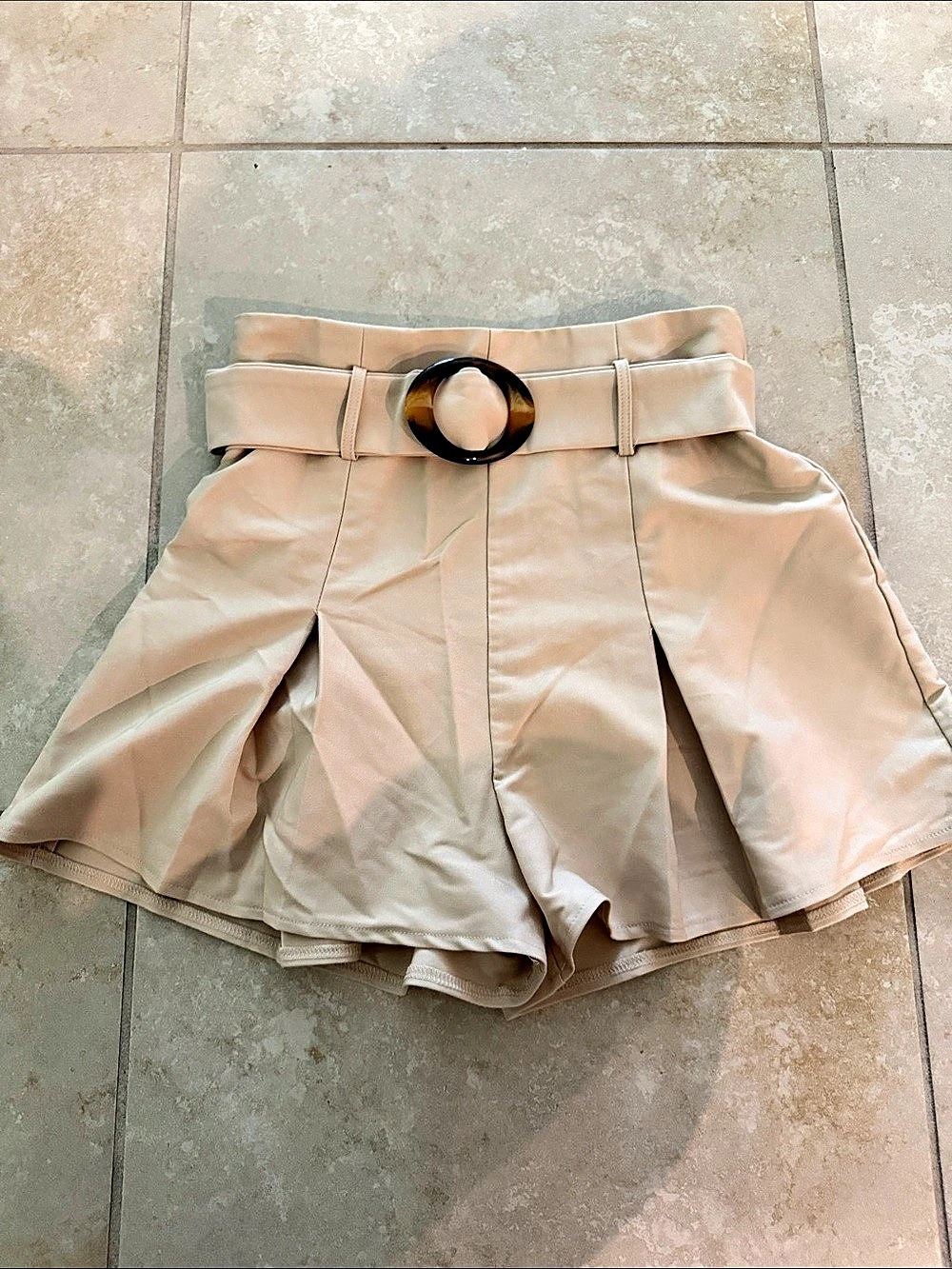 Fashion Nova High Waist Belted Shorts in Beige Size Small Like New